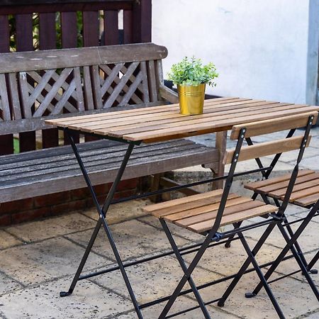 Homely And Stylish Apartment With A Garden In East Finchley London Eksteriør billede