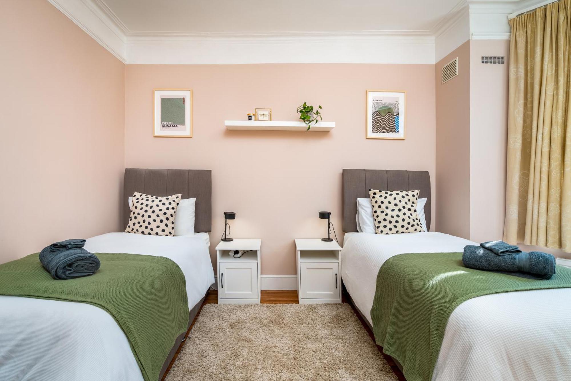 Homely And Stylish Apartment With A Garden In East Finchley London Eksteriør billede